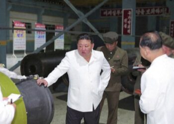 بيونغ يانغ تكشف عن "غواصة نووية تكتيكية هجومية" جديدة 2025