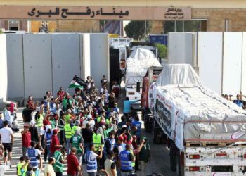  إسرائيل  تمنع دخول دفعة مساعدات إنسانية لقطاع غزة اليوم الأحد 2025