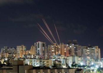 حماس تعلن قصف تل أبيب.. والجيش الإسرائيلي يكثف هجماته 2025