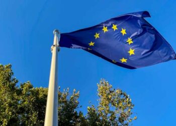 لاول مرة ...الاتحاد الأوروبي يدعو لممرات إنسانية وهدنة في غزة 2025