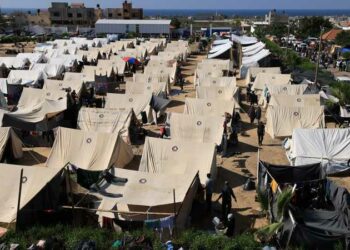 الأونروا تحذر من "كارثة" في غزة بعد نهب مخازن مساعدات 2025