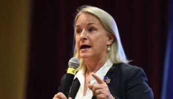 عاحل. ..نواب أمريكيون يهود يدعون لوقف الأعمال العسكرية فى غزة لإدخال المساعدات 2025