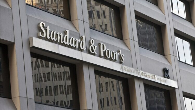 ستاندرد آند بورز تخفض تصنيف ديون مصر السيادية من درجة B إلى -B 1 ستاندرد آند بورز تخفض تصنيف ديون مصر السيادية من درجة B إلى -B 2025