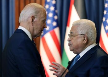 البيت الأبيض: بايدن ناقش مع عباس جهود ضمان وصول المساعدات لغزة 2024