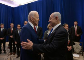 بايدن يتهم الفصائل الفلسطينية بالوقوف وراء قصف المستشفي المعمداني 2025