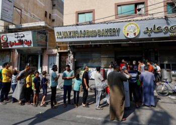 غزة تدخل موسوعة جينيس بأطول طابور للخبز فى العالم 2025