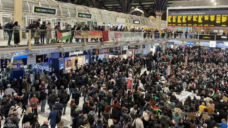 تظاهرات حاشدة مؤيدة للفلسطينيين في لندن 1 تظاهرات حاشدة مؤيدة للفلسطينيين في لندن 2025