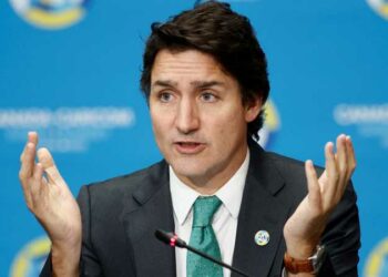 "زلة لسان" تطيح برئيس وزراء كندا من منصبه  2025