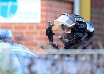 مسدس لعبة يتسبب في هلع مدينة ألمانية.. والشرطة تتدخل 2025