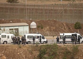 السلطات المغربية تتصدى لمحاولة هجرة جماعية إلى مليلية 2025