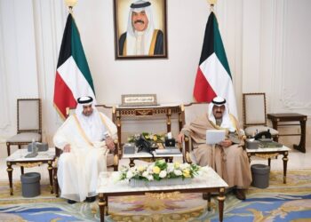 تميم بن حمد يدعو أمير الكويت للمشاركة في القمة الخليجية الـ44 2024