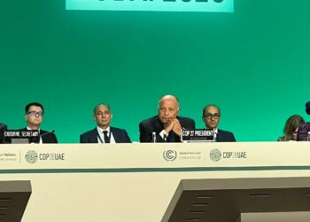 مصر تسلم رئاسة مؤتمر المناخ COP28 إلى الإمارات 2024