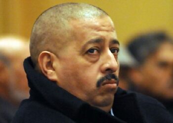 أبناء الملياردير محيي الدين طحكوت وأشقاء يمثلون أمام القضاء الجزائري 2025