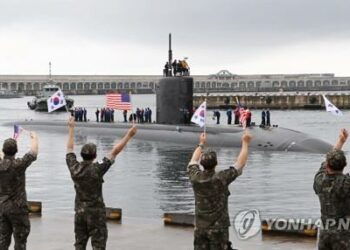 غواصة أمريكية تعمل بالطاقة النووية تصل كوريا الجنوبية بعد إطلاق كوريا الشمالية قمرًا صناعيًا 2025