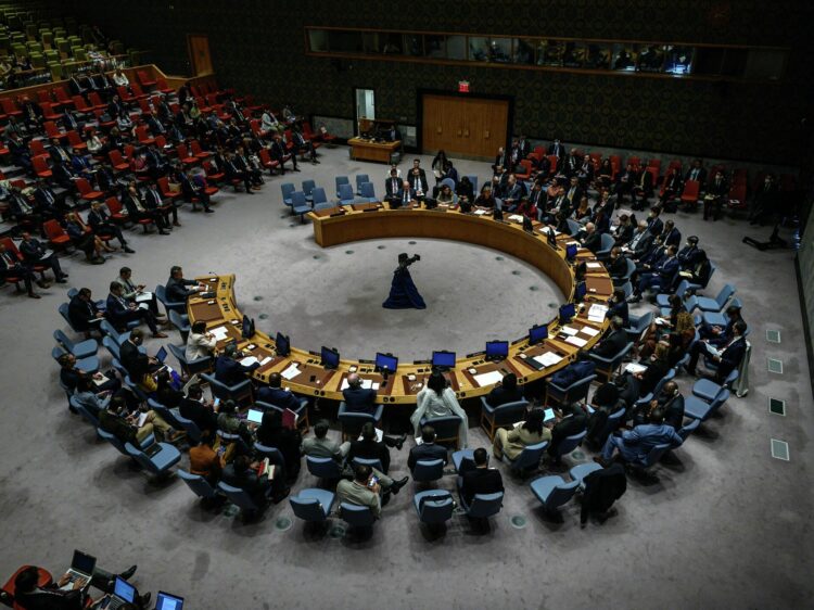 مجلس الأمن يوافق على هدن إنسانية في غزة 2024
