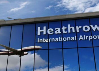 صندوق الاستثمارات العامة السعودي يستحوذ على حصة في مطار هيثرو 2025