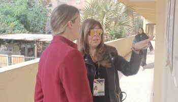 وفد من السفارة الأمريكية  يتفقد اللجان الانتخابية بمصر 2025