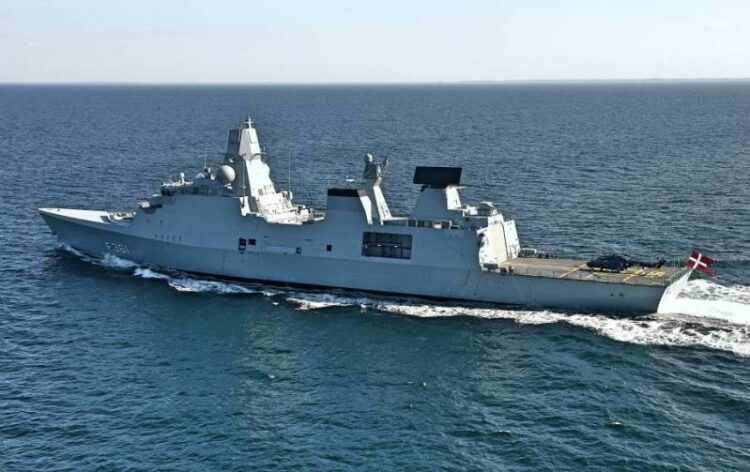 الدنمارك ترسل سفينة حربية إلى سواحل اليمن 2024