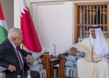 أمير قطر يبحث مع الرئيس الفلسطيني الوضع في غزة 2024