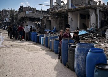 بوريل: المجاعة في غزة سلاح حرب 2024