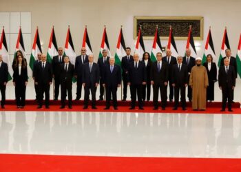 الحكومة الفلسطينية الجديدة تؤدي اليمين الدستورية أمام عباس 2024