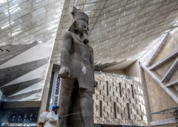 البرلمان يطالب بالتحقيق …مصر تسترد قطعة أثرية فرعونية مسروقة يعود تاريخها إلى 3400 عام 2024