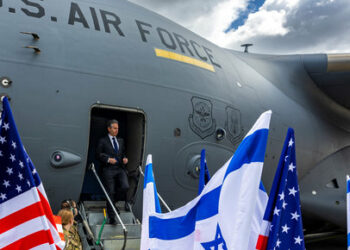 U.S. Secretary of State Antony Blinken disembarks from an aircraft as he arrives in Israel, as the push for a ceasefire between the Palestinian militant group Hamas and Israel continues, in Tel Aviv, March 22, 2024. REUTERS/Evelyn Hockstein/Pool