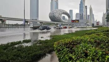 الإمارات تشهد أكبر كميات أمطار فى تاريخها خلال 75 عاما 2024