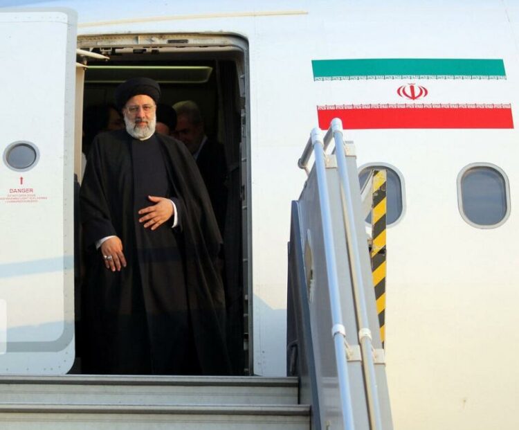 الرئيس الإيراني إبراهيم رئيسي يغادر إلى باكستان 2024