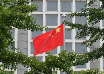 بكين: بريطانيا هي الشيطان الاعظم و "تصب الزيت على النار" في الصراع الأوكراني 2025