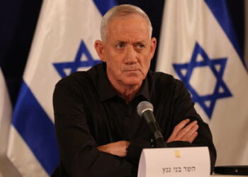 Israeli Cabinet Minister Benny Gantz attends a press conference in the Kirya military base in Tel Aviv on October 28, 2023 amid ongoing battles between Israel and the Palestinian group Hamas. Israel's Prime Minister Benjamin Netanyahu said on October 28 that fighting inside the Gaza Strip would be "long and difficult", as Israeli ground forces operate in the Palestinian territory for more than 24 hours. (Photo by Abir SULTAN / POOL / AFP)