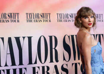 FILE PHOTO: Taylor Swift attends a premiere for Taylor Swift: The Eras Tour in Los Angeles, California, U.S., October 11, 2023. REUTERS/Mario Anzuoni//File Photo
