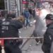 عاجل… الشرطة الألمانية تقتل شخص يهاجم المارة بفأس فى مدينة هامبورج 2024