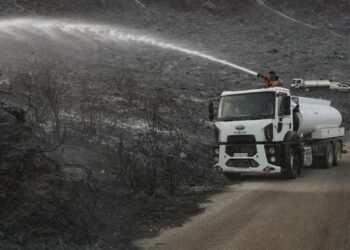 سوريا: جهود متواصلة لإخماد حريق غابات ريف حماة بمؤازرة الجيش السوري 2024