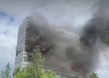 حريق هائل في مركز الأبحاث الدفاعية الروسي NII Platan قرب موسكو 2024