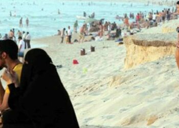 صورة "سيدة البيكينى " فى الرياض تثير غضب السعوديين 2024