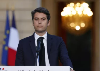 عاجل …رئيس الوزراء الفرنسي يقدم استقالته لماكرون 2024
