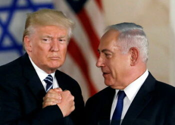 FILE PHOTO: U.S. President Donald Trump and Israeli Prime Minister Benjamin Netanyahu shake hands after Trump's address at the Israel Museum in Jerusalem May 23, 2017. REUTERS/Ronen Zvulun /File Photo