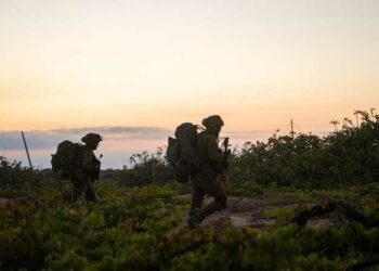 ارتفاع عدد قتلى الغارة الإسرائيلية في جنوب لبنان 20 شهيد . .حزب الله توعد برد قاسى 2025