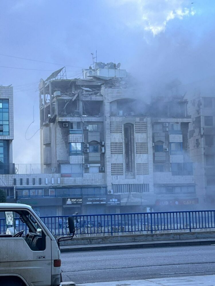 هجوم إسرائيلي على بيروت يستهدف قيادي بالحرس الثوري مسؤول تهريب الأسلحة إلى لبنان 2024