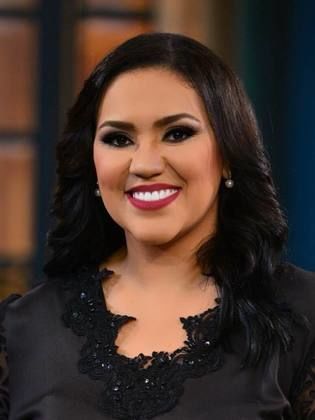 تصريحاتها الأخيرة أثارت جدل الجمهور …. من هى مى فاروق مطربة الأوبرا الأولى فى مصر ؟ 1 تصريحاتها الأخيرة أثارت جدل الجمهور …. من هى مى فاروق مطربة الأوبرا الأولى فى مصر ؟ 2025