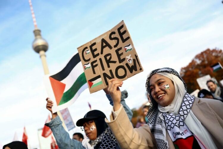 ألمانيا تمنع الهتاف باللغة العربية.. بماذا تصف هذه العنصرية؟ 1 ألمانيا تمنع الهتاف باللغة العربية.. بماذا تصف هذه العنصرية؟ 2025