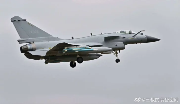 المقاتلة المصرية J-10CE: طفرة تقنية برادار متفوق وصواريخ تعيد تعريف الاشتباك الجوي 1 المقاتلة المصرية J-10CE: طفرة تقنية برادار متفوق وصواريخ تعيد تعريف الاشتباك الجوي 2025