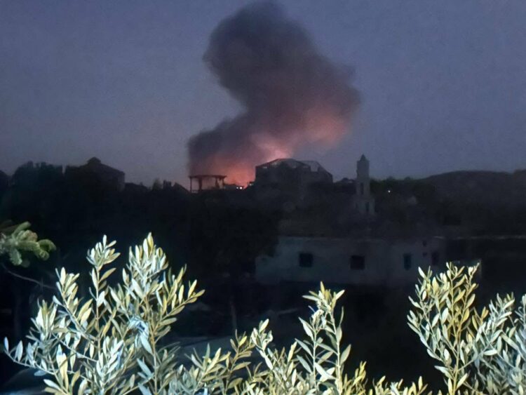 الجيش الإسرائيلي يستهدف تحصينات عسكرية لحزب الله في جنوب لبنان 1 الجيش الإسرائيلي يستهدف تحصينات عسكرية لحزب الله في جنوب لبنان 2025