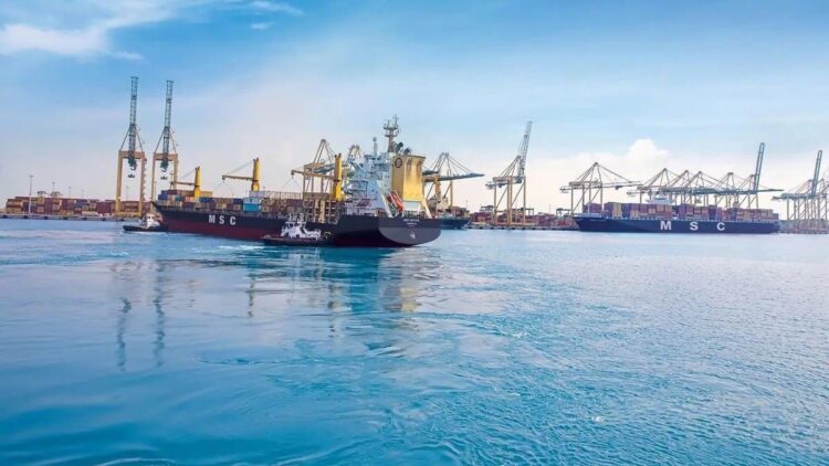 قفزة قياسية في صادرات السعودية غير النفطية وسط تساؤلات عن استدامة النمو 2025