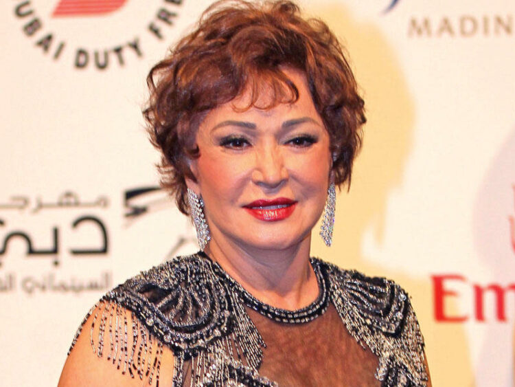 "لبلبة تتحول إلى ملكة شم النسيم.. بوكيه البصل والفسيخ يسرق الأنظار في الحدائق" 1 "لبلبة تتحول إلى ملكة شم النسيم.. بوكيه البصل والفسيخ يسرق الأنظار في الحدائق" 2025