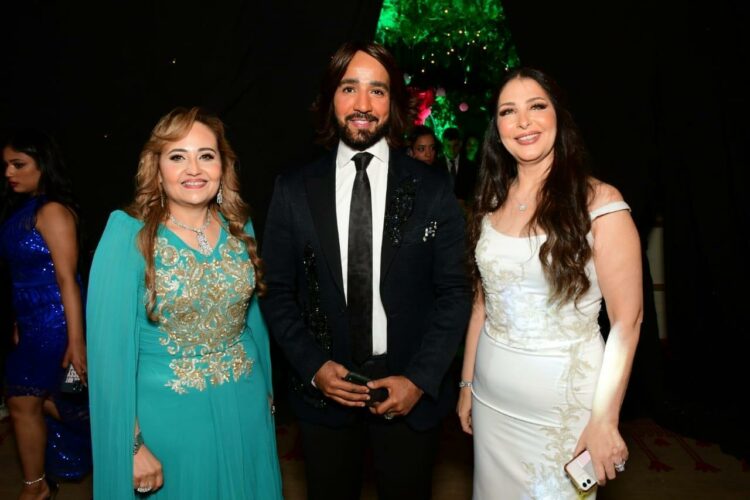 "التسعينيات تعود من جديد: نهلة رأفت تخطف الأنظار بعيدًا عن الكاميرات" 2025