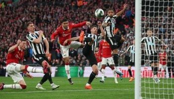 "معركة الأهداف المفقودة.. من يكتسح شباك من؟" (إشارة إلى ضعف الهجومين: 37 هدفًا لمان يونايتد مقابل 49 لنيوكاسل). 2025