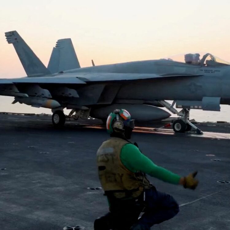 ترامب : الصين زودت الحوثيين بصور أقمار صناعية 1 ترامب : الصين زودت الحوثيين بصور أقمار صناعية 2025