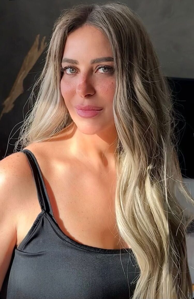 "والله عمرى ماشفته اصلا"….اول تعليق من ريم مصطفى على زواجها من اللاعب محمد صلاح 1 "والله عمرى ماشفته اصلا"….اول تعليق من ريم مصطفى على زواجها من اللاعب محمد صلاح 2025